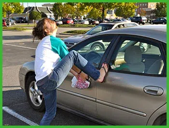 Phoenix Lock And Door Phoenix, AZ 602-687-4454 - locked-keys-in-car